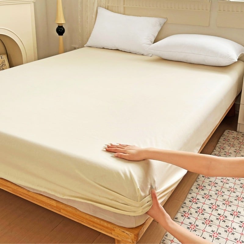 Prześcieradło 180x200 z gumką z mikrofibry GierekHoff grube kremowe ecru